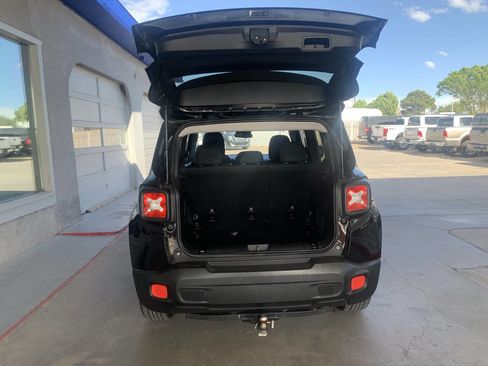 Used 2017 Jeep Renegade Latitude w/ Safety & Security Group (ALP) AWD/4WD image 16