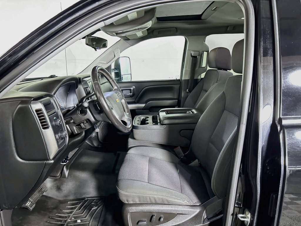 Used 2018 Chevrolet Silverado 1500 LT w/ All Star Edition AWD/4WD image 11