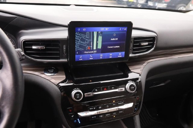 Used 2023 Ford Explorer Limited AWD/4WD image 17