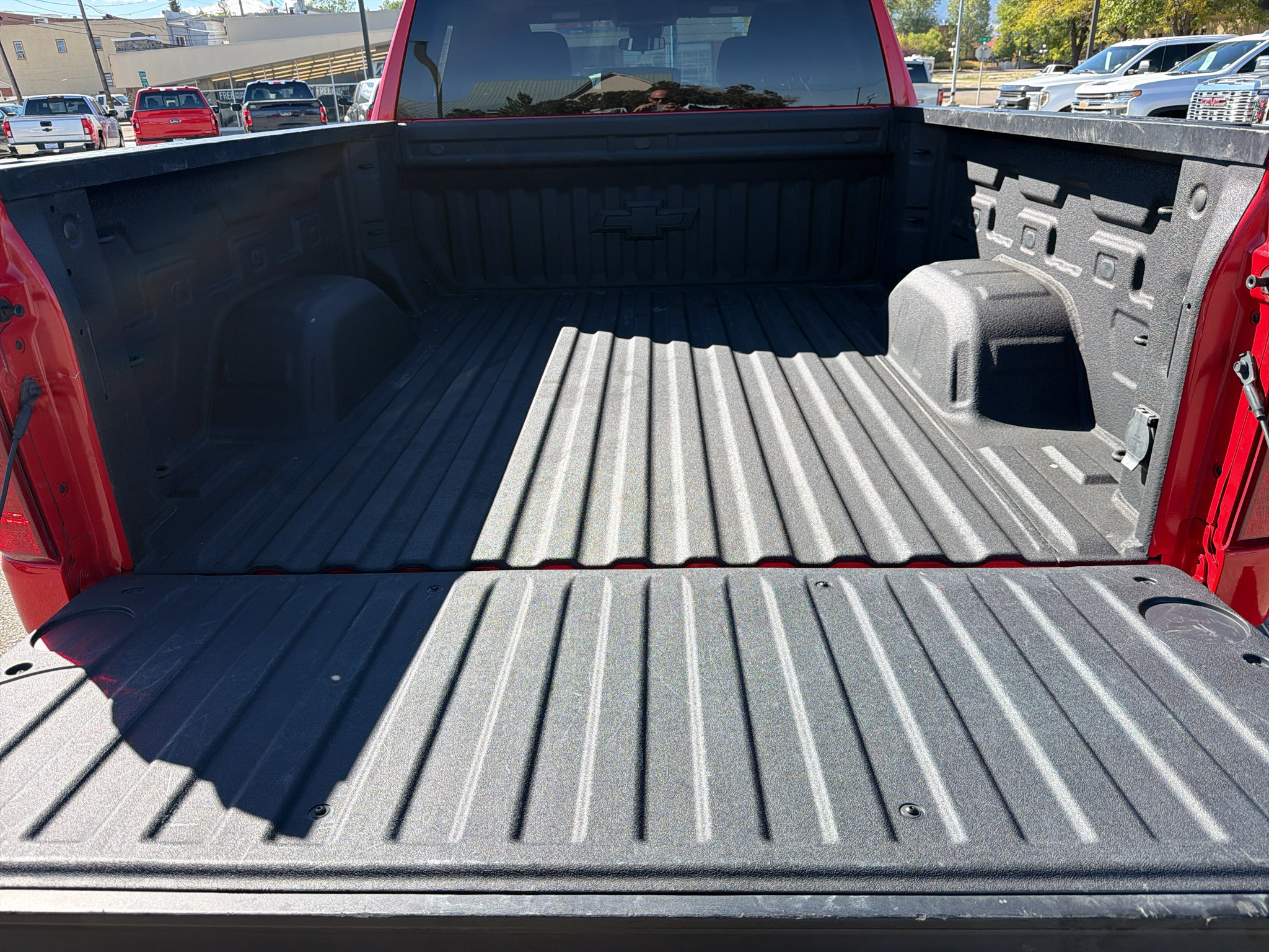 Used 2025 Chevrolet Silverado 1500 Custom Trail Boss w/ Dark Appearance Package AWD/4WD image 18