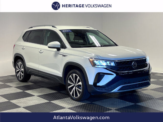 Certified 2023 Volkswagen Taos SE FWD image 1