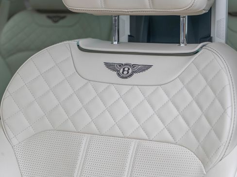 Used 2017 Bentley Bentayga image 15