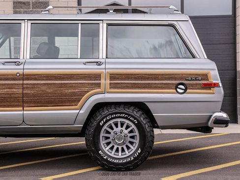 Used 1991 Jeep Grand Wagoneer AWD/4WD image 3