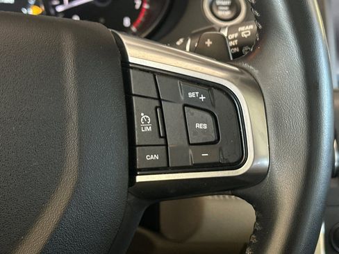 Used 2019 Land Rover Discovery Sport HSE image 29