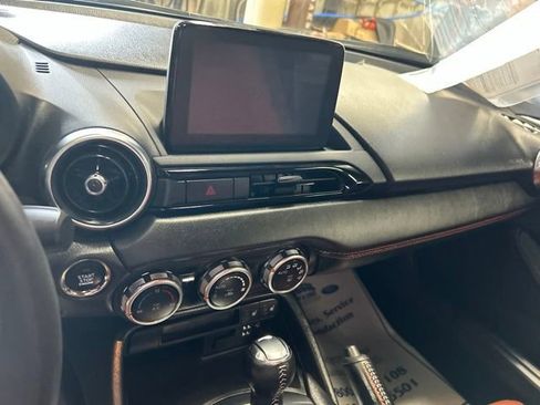 Used 2022 MAZDA MX-5 Miata Grand Touring w/ Weather Package RWD image 17