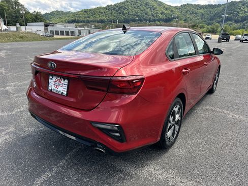 Used 2019 Kia Forte LXS FWD image 2