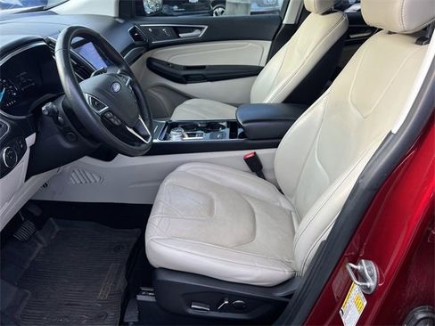 Used 2019 Ford Edge Titanium image 9