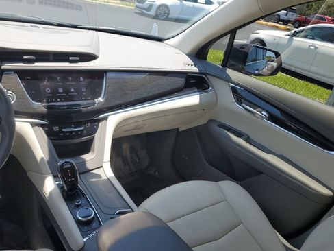 Certified 2022 Cadillac XT6 Premium Luxury AWD/4WD image 20