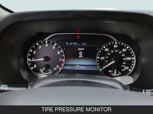 Certified 2025 Nissan Frontier SV image 18