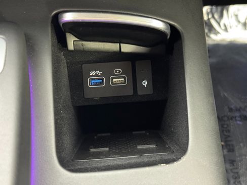 Used 2024 Genesis Electrified GV70 Advanced image 35