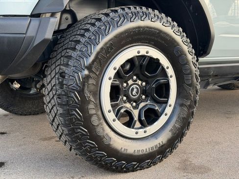 Used 2023 Ford Bronco Badlands w/ Sasquatch Package image 26