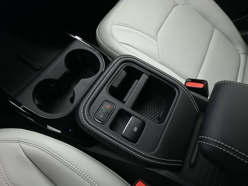 Certified 2025 Ford Mustang Mach-E Premium RWD image 18