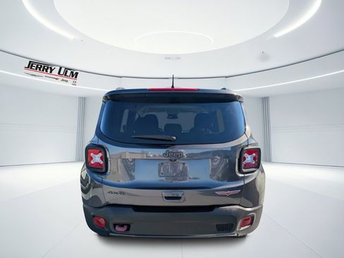 Used 2020 Jeep Renegade Trailhawk image 4