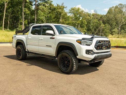 Used 2020 Toyota Tacoma TRD Pro AWD/4WD image 3