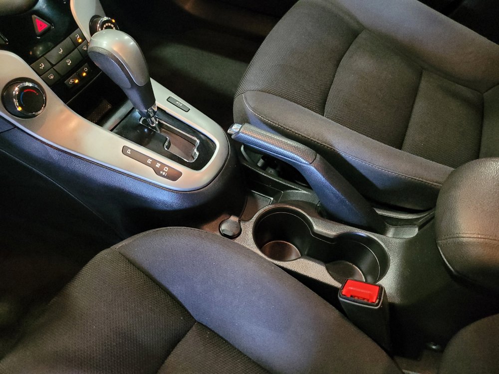 Used 2015 Chevrolet Cruze LT FWD image 26