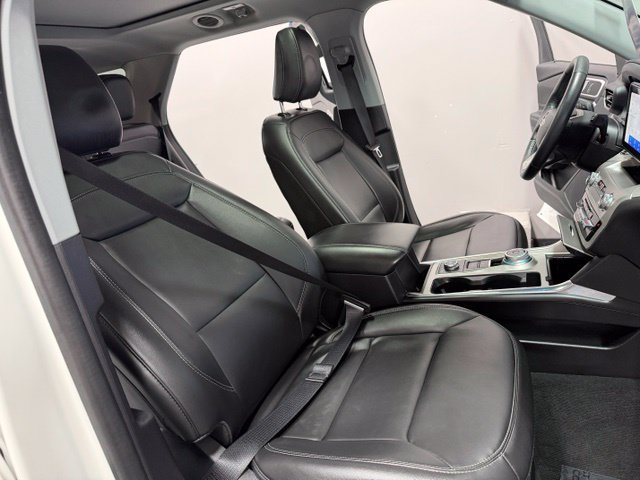 Used 2022 Ford Explorer XLT w/ Equipment Group 202A AWD/4WD image 26