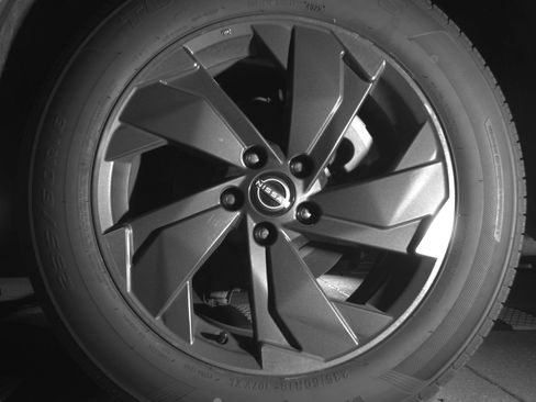 Used 2025 Nissan Rogue SV image 14