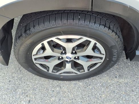 Used 2023 Subaru Forester Premium AWD/4WD image 6