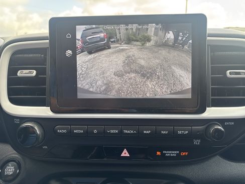 Used 2022 Hyundai Venue Limited w/ Cargo Package FWD image 19