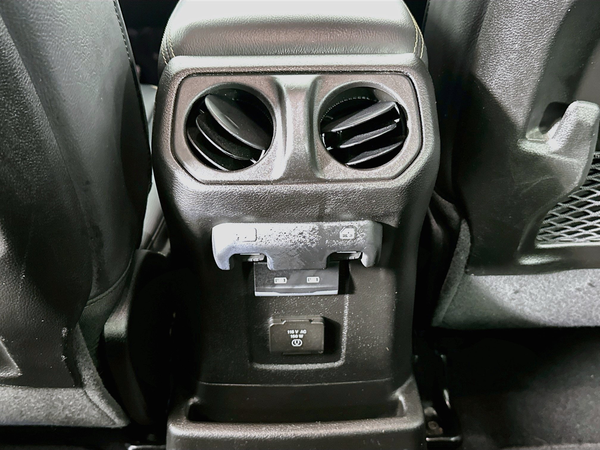 Used 2024 Jeep Wrangler Unlimited Sahara w/ Technology Group AWD/4WD image 28