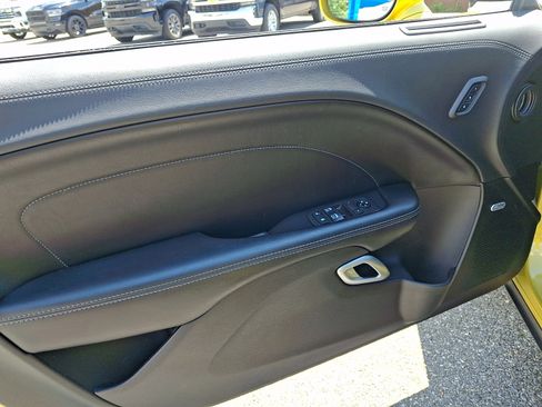 Used 2021 Dodge Challenger R/T Scat Pack RWD image 12