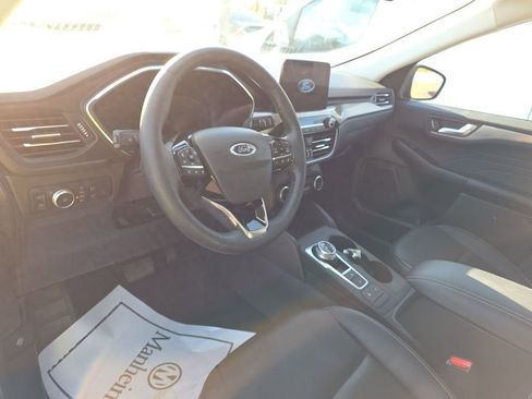 Used 2022 Ford Escape Titanium image 8