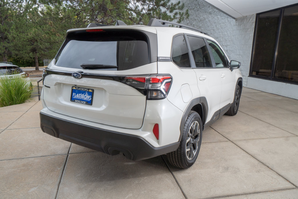 Certified 2025 Subaru Forester Premium AWD/4WD image 6
