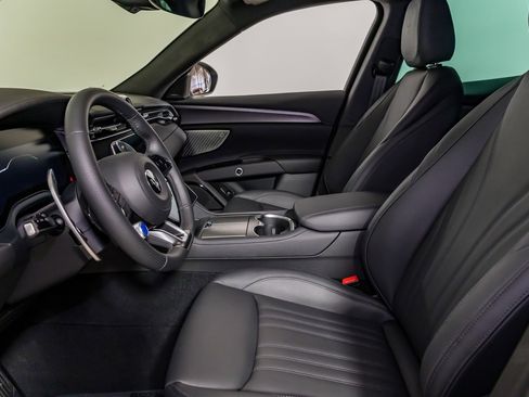 Used 2024 Maserati Grecale GT image 26