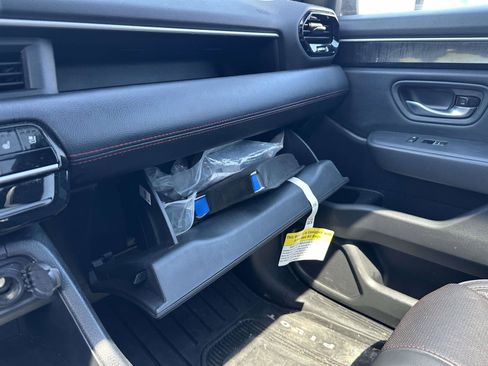 Used 2025 Honda Pilot Black Edition image 19
