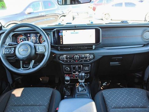 Used 2026 Jeep Gladiator Mojave AWD/4WD image 13