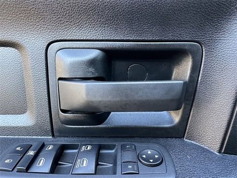 Used 2022 RAM 3500 Tradesman w/ Chrome Appearance Group image 29