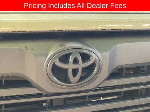 Used 2022 Toyota Tundra SR5 w/ SR5 Convenience Package AWD/4WD image 13