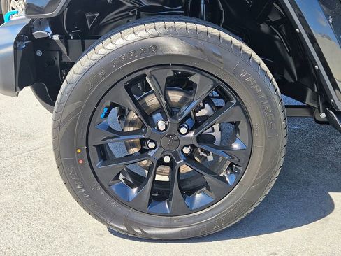 Certified 2022 Jeep Wrangler Unlimited Sahara image 6