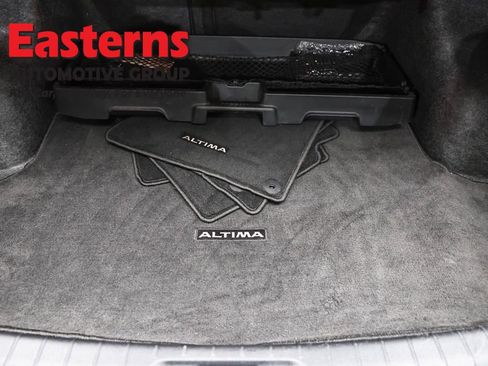 Used 2023 Nissan Altima 2.5 SV w/ SV Premium Package AWD/4WD image 9