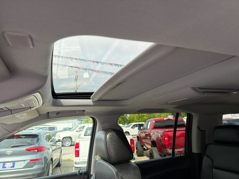 Used 2019 Chevrolet Suburban Premier image 32