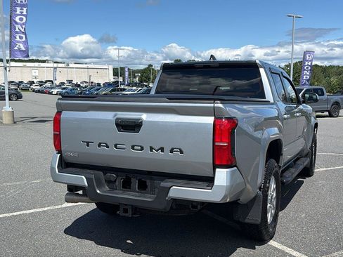 Used 2025 Toyota Tacoma SR5 AWD/4WD image 6