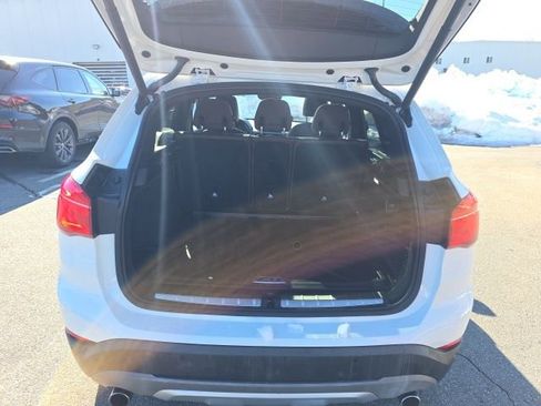 Used 2017 BMW X1 xDrive28i image 11