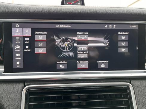 Used 2019 Porsche Panamera 4 image 16