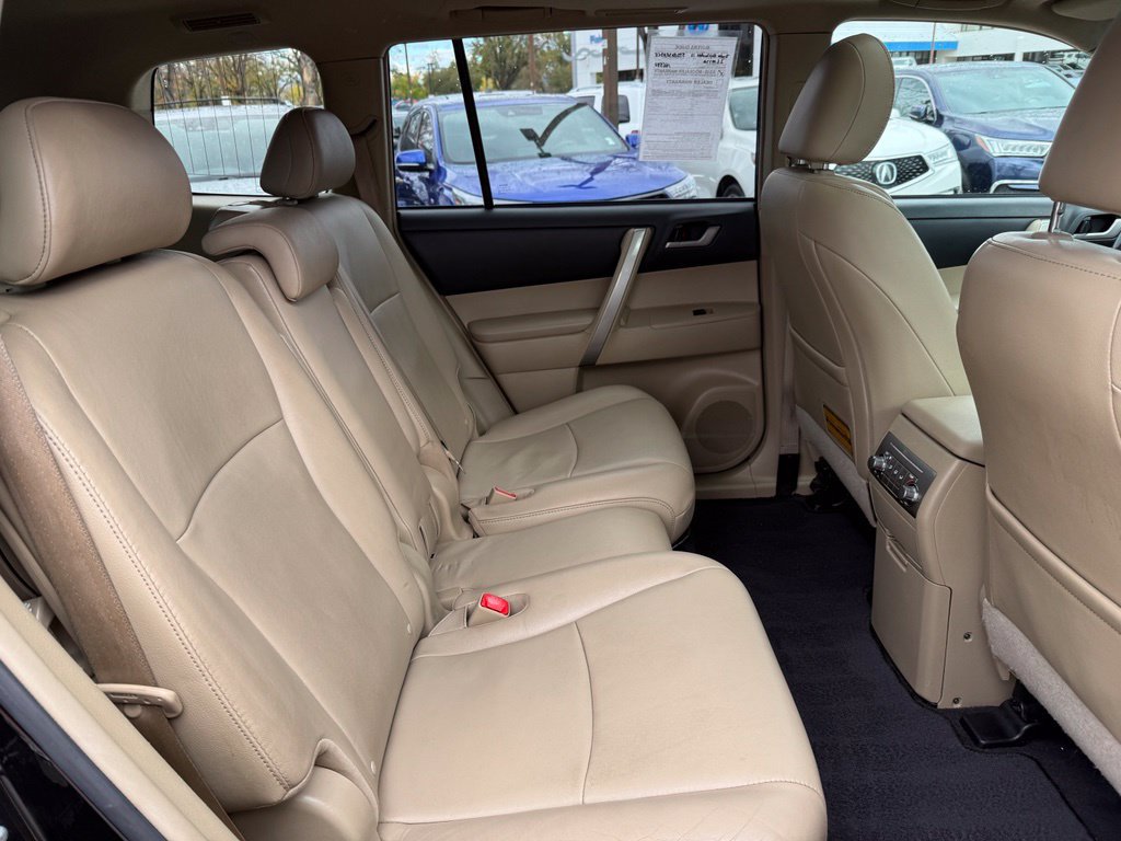 Used 2012 Toyota Highlander SE w/ Protection Pkg AWD/4WD image 16