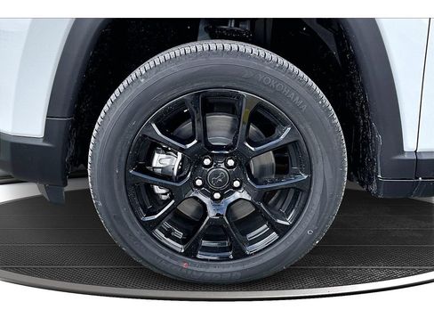 New 2026 Jeep Compass Latitude image 13