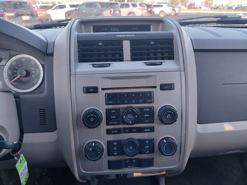 Used 2010 Ford Escape XLT image 18