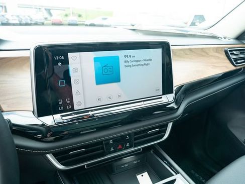 New 2026 Volkswagen Atlas SE FWD image 21