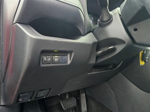 Used 2020 Toyota RAV4 LE image 21