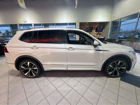 Used 2022 Volkswagen Tiguan SEL R-Line AWD/4WD image 14