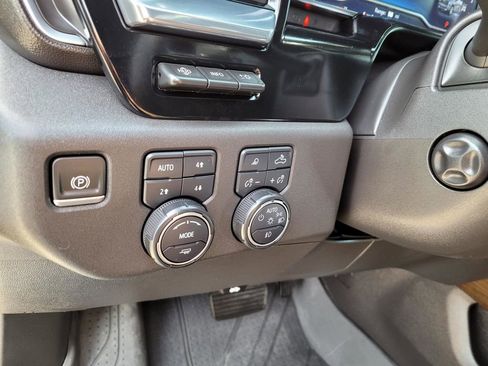 Used 2024 Chevrolet Silverado 1500 High Country w/ High Country Premium Package image 26