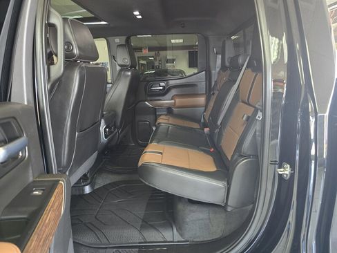 Used 2021 Chevrolet Silverado 1500 High Country image 13