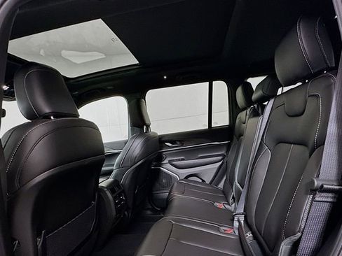 New 2026 Jeep Grand Cherokee Limited image 19