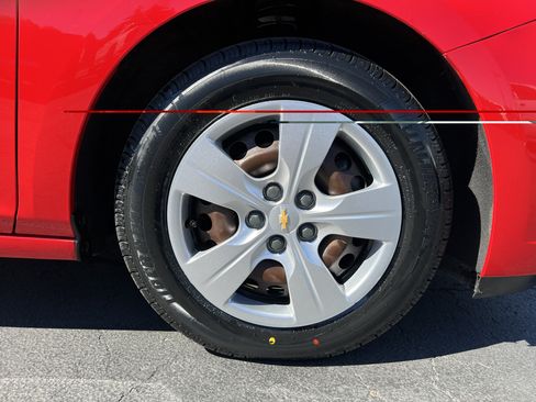 Used 2018 Chevrolet Cruze LS FWD image 10
