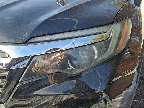 Used 2018 Honda Ridgeline Sport image 9
