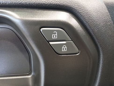 Used 2020 GMC Sierra 1500 4x4 Crew Cab image 18